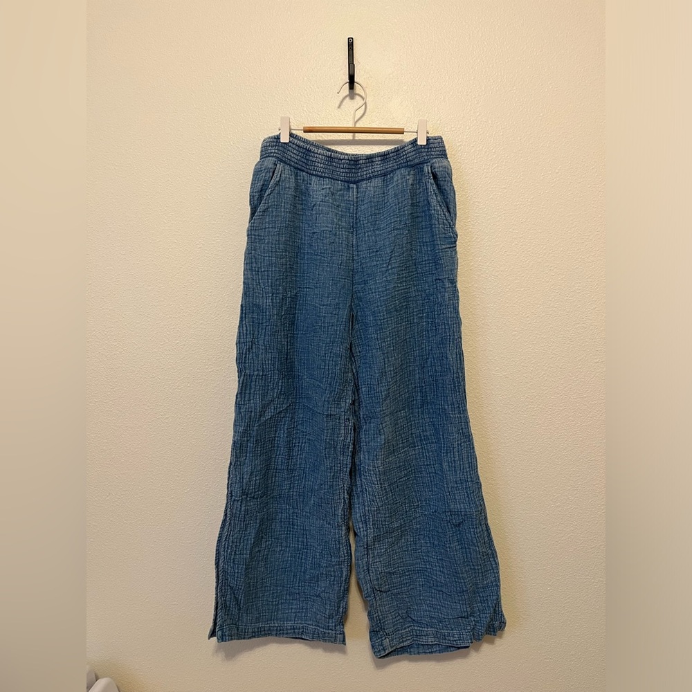 Aerie Blue Muslin Beachy Smocked Waist Pants